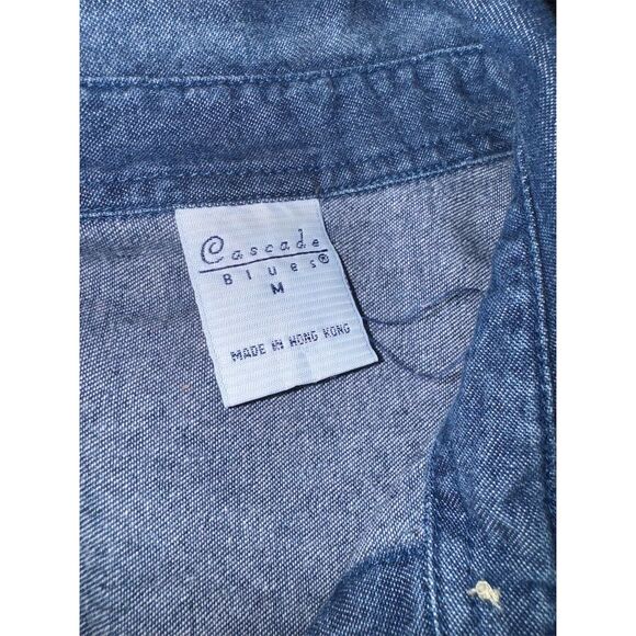 Vintage Denim Shirt M Embroidered Santa & Reindeer Button-Up by Cascade Blues - Picture 4 of 4